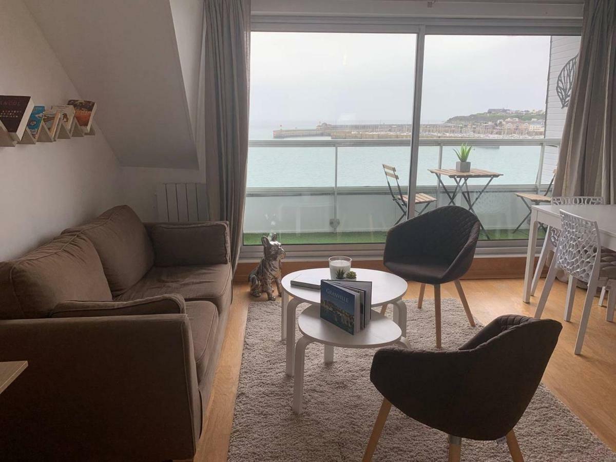 Un Balcon Sur La Mer, Acces Direct A La Plage Гранвиль Экстерьер фото